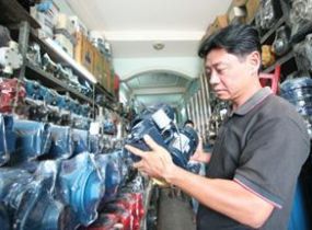 Note the use of water pumps for domestic use
